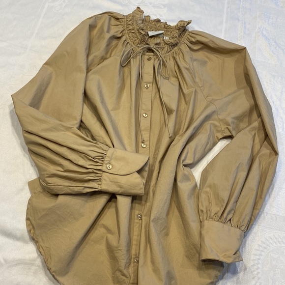 Beige cotton blouse with ruffle collar. AWARE by Vero Modo. Size Medium. - Picture 2 of 7